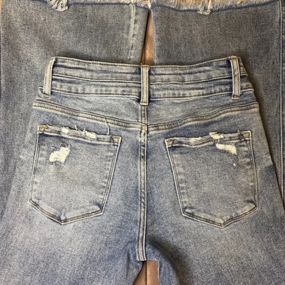 Frayed Hem Wide-Leg Jeans in Light Blue - Picture 5 of 5